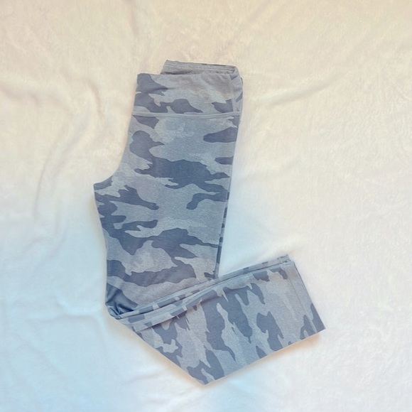 Athleta Girl Chit Chat Camo Leggings - EUC - Gray - Picture 2 of 2